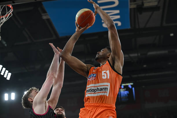 行动向质疑 行动向质疑